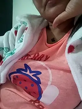 Snapshot of lolo890 chatting on 02-15-26, 04:28 lolo890 online show from 02-15-26, 04:28