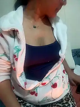 Snapshot of lolo890 chatting on 02-16-26, 07:23 lolo890 online show from 02-16-26, 07:23