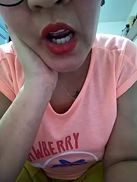 Snapshot of lolo890 chatting on 02-23-26, 09:26 lolo890 online show from 02-23-26, 09:26