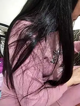 Snapshot of lolo890 chatting on 02-10-26, 11:04 lolo890 online show from 02-10-26, 11:04