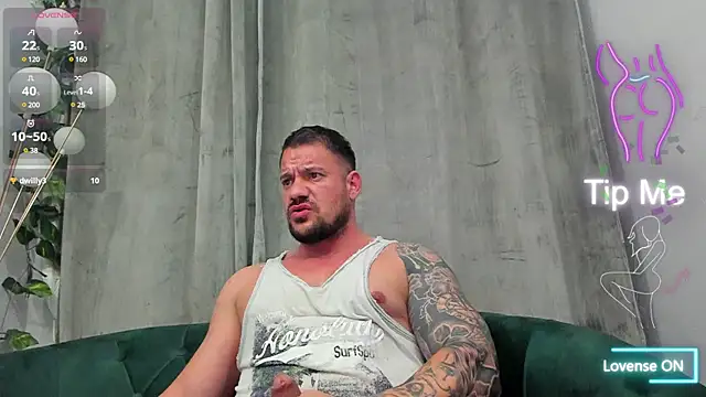 Snapshot of musclemonster31 chatting on 03-13-25, 05:00 musclemonster31 online show from 03-13-25, 05:00