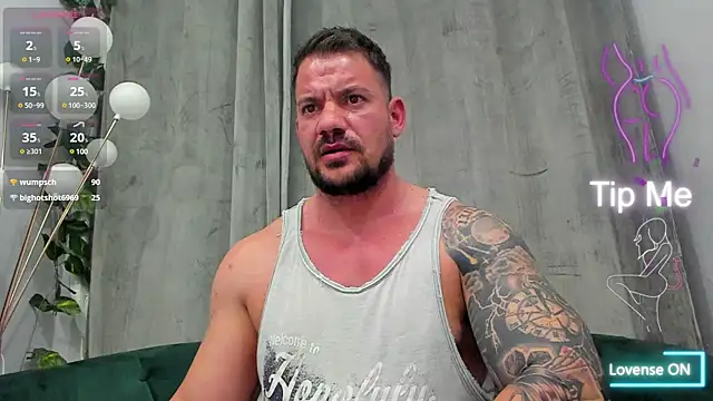 Snapshot of musclemonster31 chatting on 03-11-25, 04:19 musclemonster31 online show from 03-11-25, 04:19