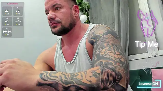 Snapshot of musclemonster31 chatting on 03-01-25, 08:21 musclemonster31 online show from 03-01-25, 08:21