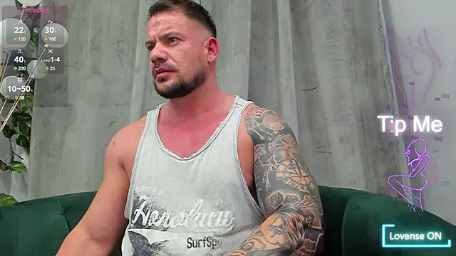 Snapshot of musclemonster31 chatting on 03-05-25, 12:05 musclemonster31 online show from 03-05-25, 12:05