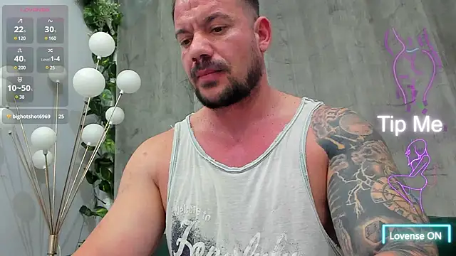 Snapshot of musclemonster31 chatting on 03-11-25, 01:16 musclemonster31 online show from 03-11-25, 01:16