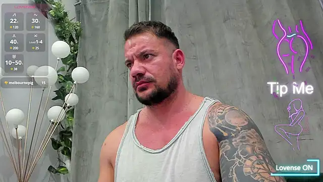 Snapshot of musclemonster31 chatting on 03-10-25, 06:16 musclemonster31 online show from 03-10-25, 06:16