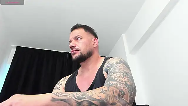 Snapshot of musclemonster31 chatting on 09-23-25, 04:30 musclemonster31 online show from 09-23-25, 04:30