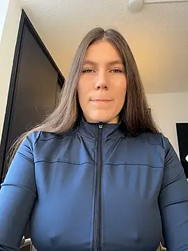 AmelieLaurent  online show from 07-24-26, 12:56
