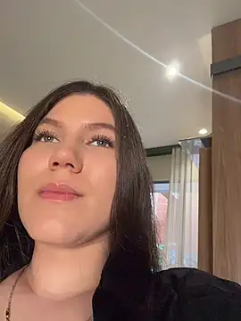 AmelieLaurent  online show from 07-21-26, 02:40