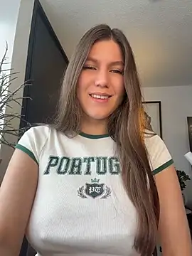 AmelieLaurent  online show from 07-05-26, 04:58