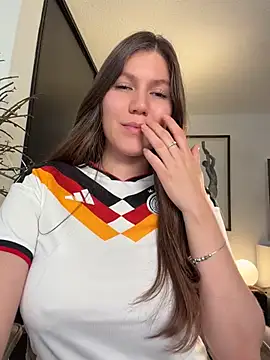 AmelieLaurent  online show from 07-14-26, 02:38