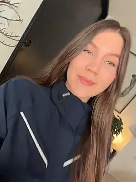 AmelieLaurent  online show from 07-29-26, 01:38