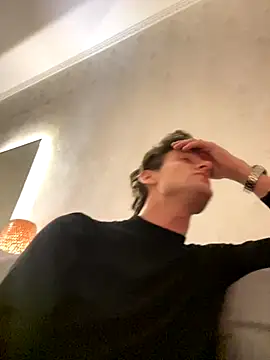 ETHAN MOORE online show from 10-10-25, 03:02