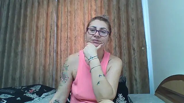 Snapshot of PussyEvely chatting on 02-20-25, 08:39 PussyEvely online show from 02-20-25, 08:39