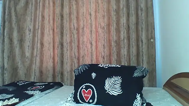 Snapshot of PussyEvely chatting on 09-18-25, 06:27 PussyEvely online show from 09-18-25, 06:27