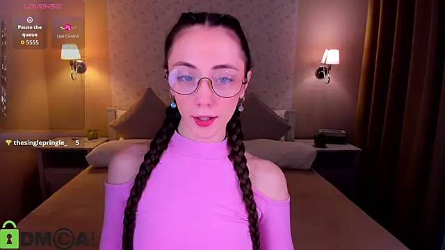 Lexi Split online show from 05-10-26, 02:04