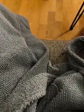 Snapshot of Tommitoo chatting on 10-27-25, 04:13 Tommitoo online show from 10-27-25, 04:13