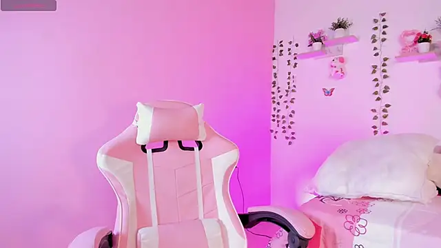 Emily restrepo online show from 09-14-25, 04:57