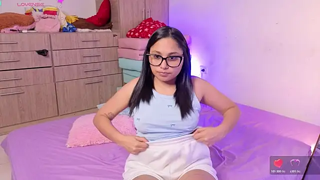 Snapshot of Cuteprincess21 chatting on 06-30-26, 11:27 Cuteprincess21 online show from 06-30-26, 11:27