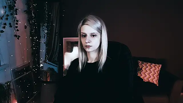 Noah ElmerX online show from 09-27-25, 04:24