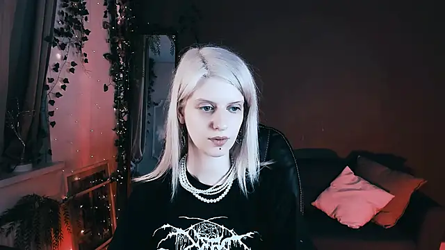 Noah ElmerX online show from 09-09-25, 04:05