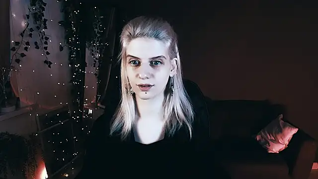 Noah ElmerX online show from 09-23-25, 03:19