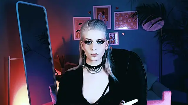 Noah ElmerX online show from 10-15-25, 03:20