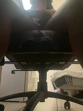 YesTheSexiest online show from 01-18-26, 12:30