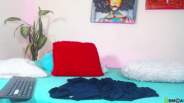 natasha jm online show from 10-19-25, 04:32