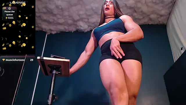 Layla miss online show from 09-10-25, 12:20