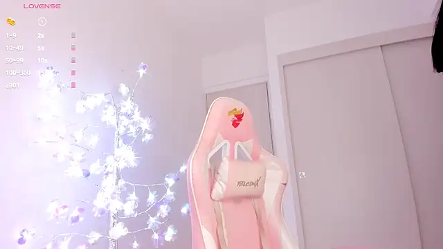 mia yourmommy online show from 12-17-25, 12:59