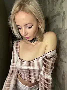 Snapshot of Kristina03 chatting on 02-11-26, 09:25 Kristina03 online show from 02-11-26, 09:25