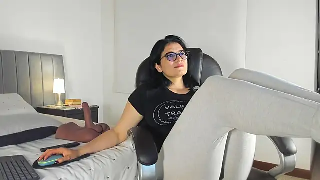 adriana71 online show from 04-11-26, 02:08