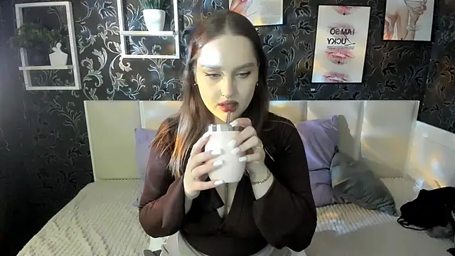 SofiaLovelyC online show from 05-08-26, 06:06