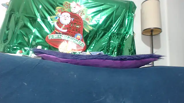 Helennahot online show from 12-18-25, 06:45