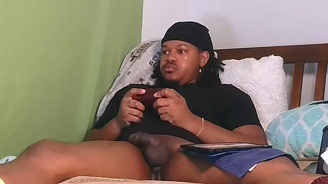 Carolinayoungin online show from 10-30-25, 07:00