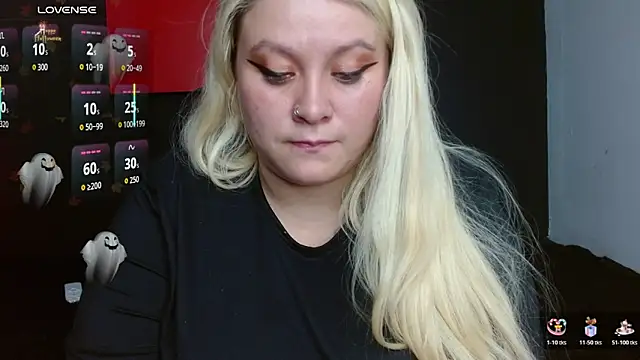 Snapshot of miley_jensen chatting on 10-30-25, 10:06 miley jensen online show from 10-30-25, 10:06