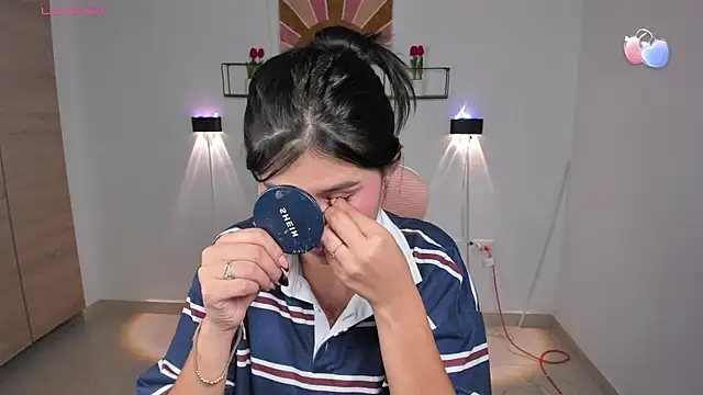 Snapshot of emily_villamil chatting on 04-23-26, 09:38 emily villamil online show from 04-23-26, 09:38