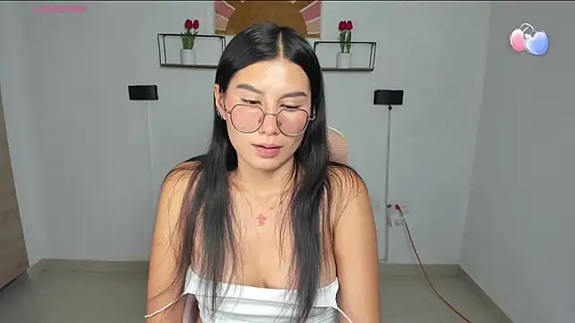 emily villamil online show from 06-25-26, 10:37