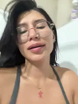 emily villamil online show from 02-28-26, 04:39