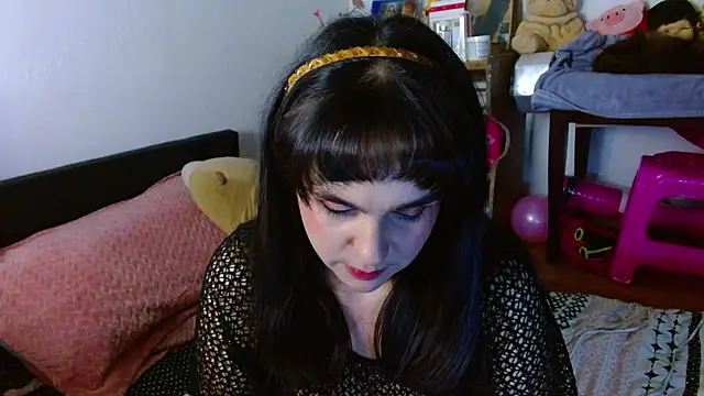 collette beaufoy  online show from 05-25-26, 06:12