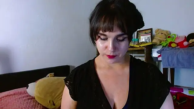 collette beaufoy  online show from 06-12-26, 06:22