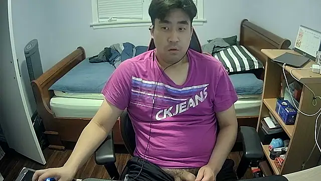 Snapshot of Koreanboy171 chatting on 02-26-26, 04:45 Koreanboy171 online show from 02-26-26, 04:45