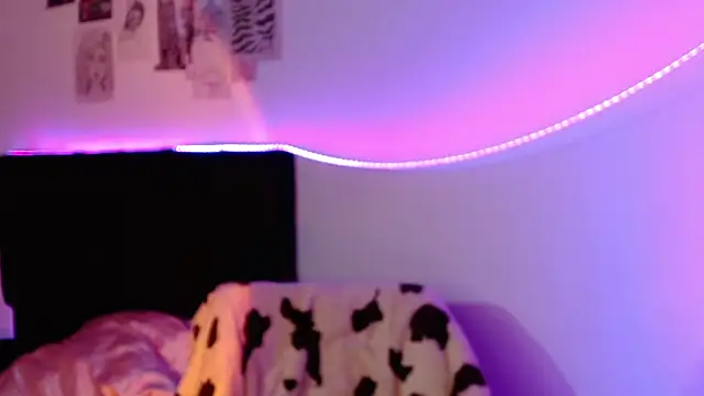 Snapshot of Coralinnee_ chatting on 01-26-25, 07:53 Coralinnee  online show from 01-26-25, 07:53