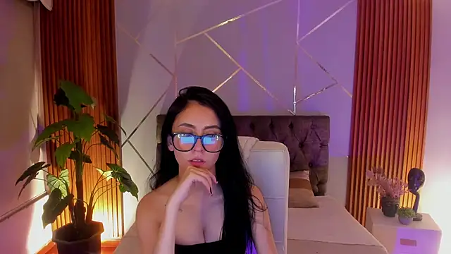 Snapshot of Coralinnee_ chatting on 09-23-25, 03:46 Coralinnee  online show from 09-23-25, 03:46