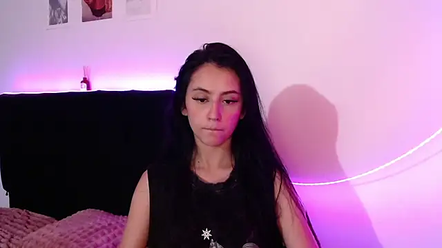 Snapshot of Coralinnee_ chatting on 03-19-25, 04:03 Coralinnee  online show from 03-19-25, 04:03