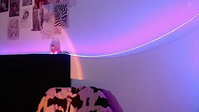 Snapshot of Coralinnee_ chatting on 02-06-25, 04:31 Coralinnee  online show from 02-06-25, 04:31