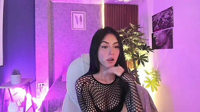 Coralinnee  online show from 01-09-26, 04:08