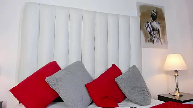 Snapshot of Violet_queen20 chatting on 02-19-26, 10:18 Violet queen20 online show from 02-19-26, 10:18