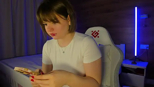 Elizabeth Hottie  online show from 04-17-26, 11:40